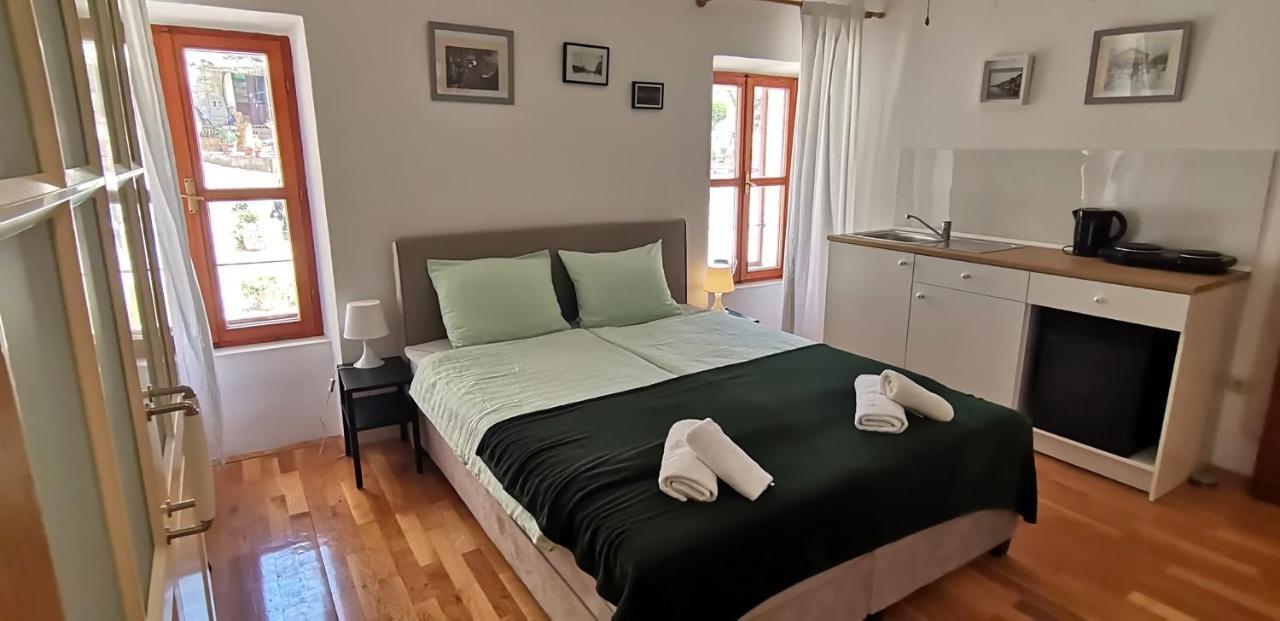 Studio Apartment L&G Ровин Екстериор снимка