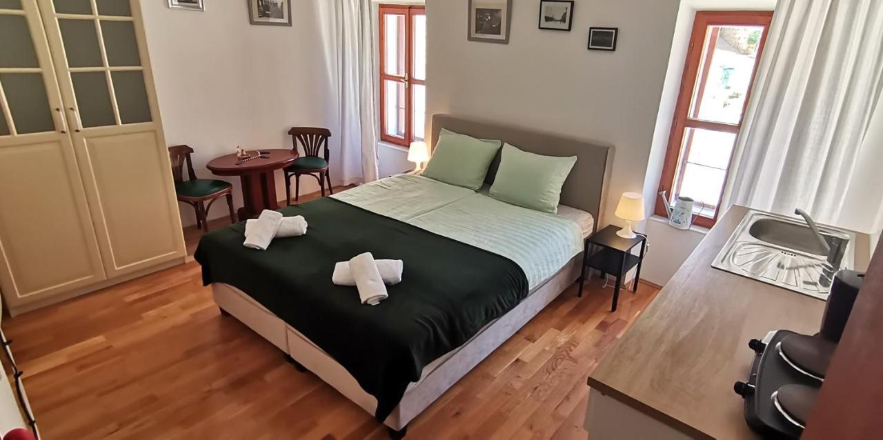 Studio Apartment L&G Ровин Екстериор снимка