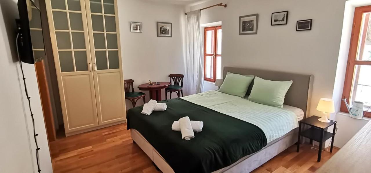 Studio Apartment L&G Ровин Екстериор снимка